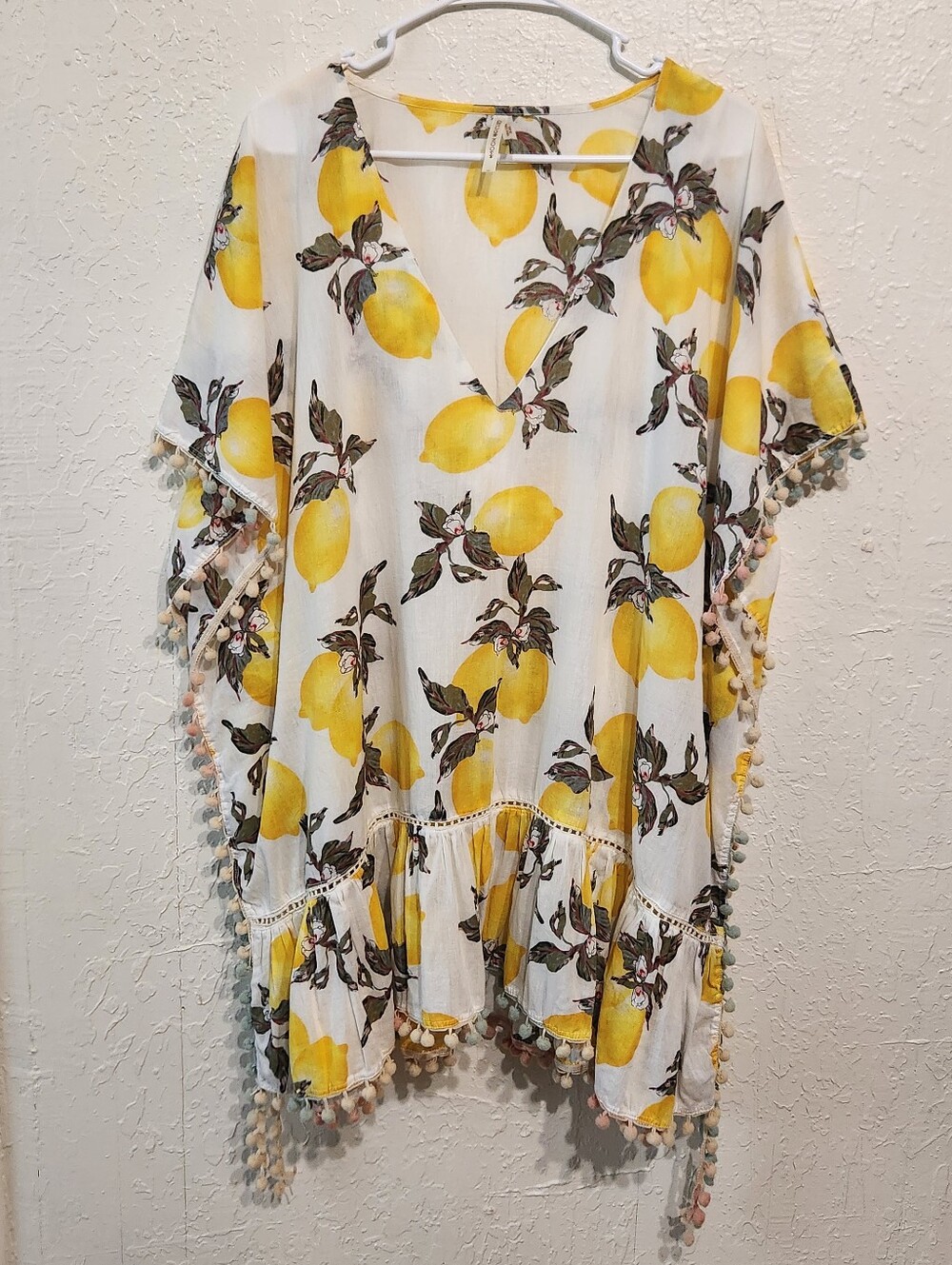 Moon Orchid Lemon Print Pom-Pom Trim Poncho NWOT ONE SIZE - Picture 5 of 10
